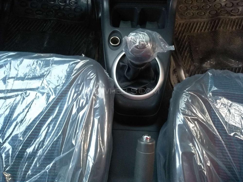 Suzuki Swift 2016 for Sale in Karachi Suzuki Swift 2016 for Sale in Karachi Image-7