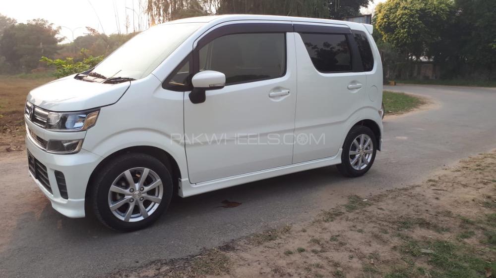 Suzuki Wagon R 2017 for Sale in Lahore Suzuki Wagon R 2017 for Sale in Lahore Image-13
