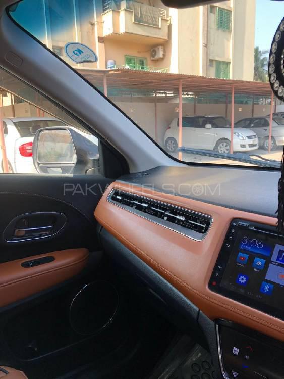 Honda Vezel 2015 for Sale in Karachi Honda Vezel 2015 for Sale in Karachi Image-9