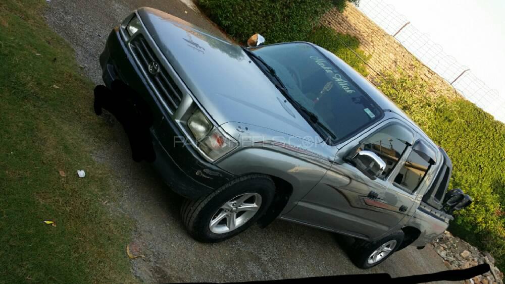 Toyota Hilux 2004 for Sale in Peshawar Toyota Hilux 2004 for Sale in Peshawar Image-3