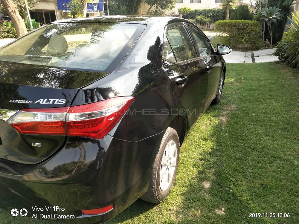 Toyota Corolla 2015 for Sale in Lahore Toyota Corolla 2015 for Sale in Lahore Image-4