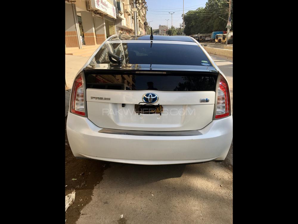 ٹویوٹا پریوس 2014 for Sale in کراچی ٹویوٹا پریوس 2014 for Sale in کراچی Image-2