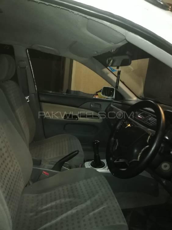Mitsubishi Lancer 2004 for Sale in Lahore Mitsubishi Lancer 2004 for Sale in Lahore Image-4