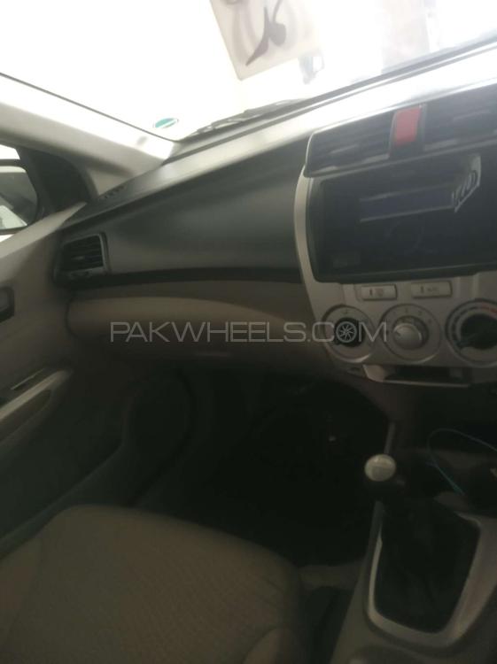 ہونڈا سٹی 2017 for Sale in فیصل آباد ہونڈا سٹی 2017 for Sale in فیصل آباد Image-7