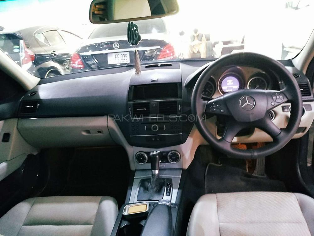 Mercedes Benz C Class 2010 for Sale in Rawalpindi Mercedes Benz C Class 2010 for Sale in Rawalpindi Image-11