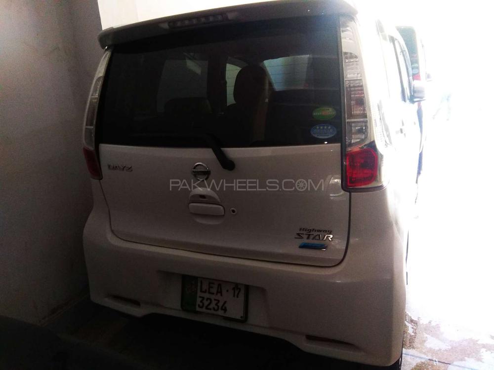 Nissan Dayz Highway Star 2014 for Sale in Lahore Nissan Dayz Highway Star 2014 for Sale in Lahore Image-3