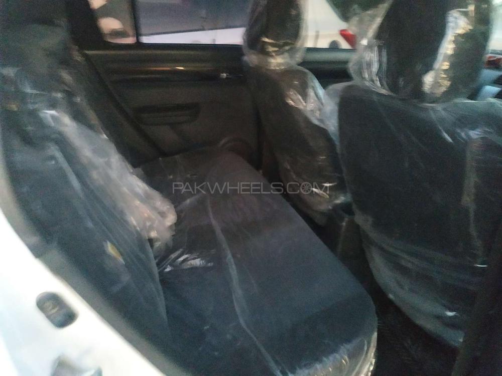 Suzuki Swift 2012 for Sale in Peshawar Suzuki Swift 2012 for Sale in Peshawar Image-6