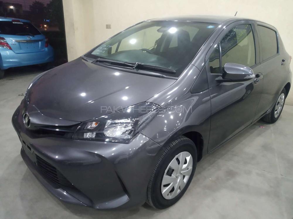 Toyota Vitz 2016 for Sale in Gujranwala Toyota Vitz 2016 for Sale in Gujranwala Image-3