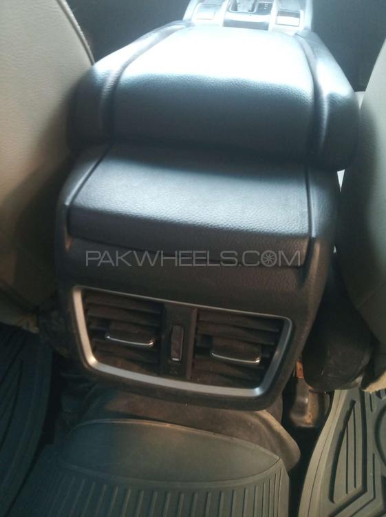 Honda Civic 2017 for Sale in Gujranwala Honda Civic 2017 for Sale in Gujranwala Image-13