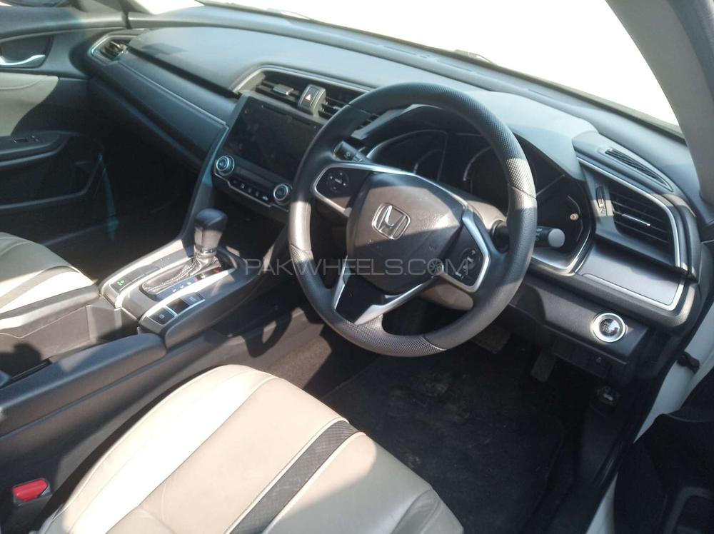 Honda Civic 2018 for Sale in Gujranwala Honda Civic 2018 for Sale in Gujranwala Image-6