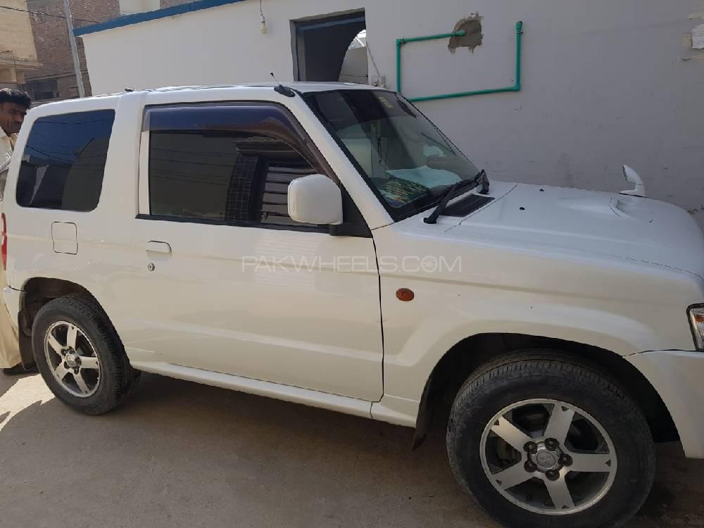 Mitsubishi Pajero Mini 2010 for Sale in Karachi Mitsubishi Pajero Mini 2010 for Sale in Karachi Image-3
