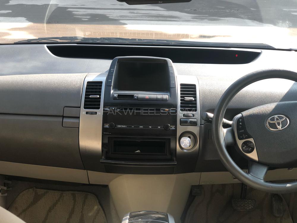 Toyota Prius 2009 for Sale in Peshawar Toyota Prius 2009 for Sale in Peshawar Image-7