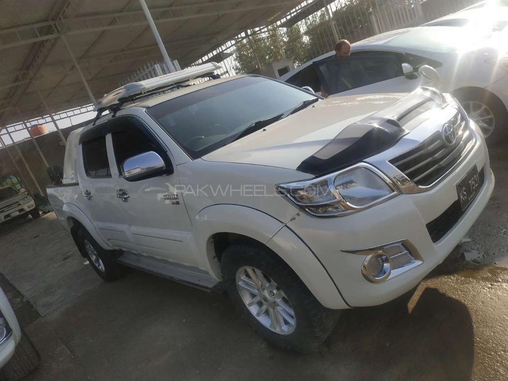 Toyota Hilux 2013 for Sale in Peshawar Toyota Hilux 2013 for Sale in Peshawar Image-2