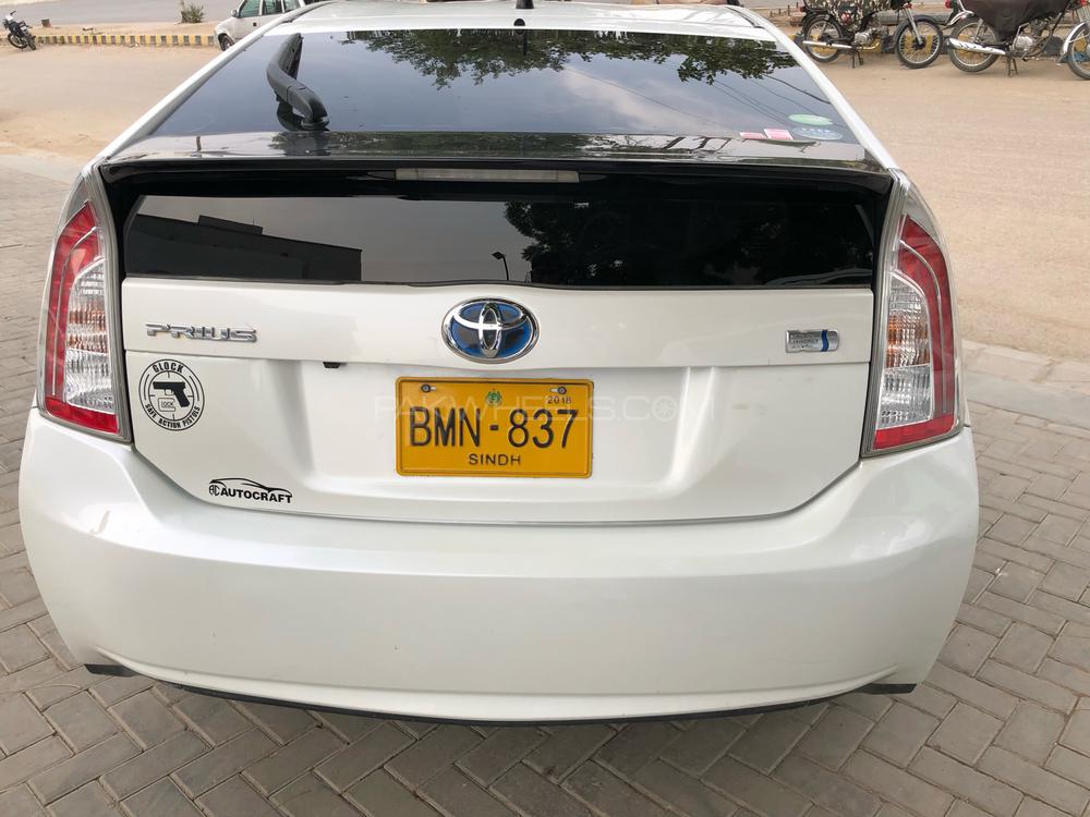 Toyota Prius 2014 for Sale in Karachi Toyota Prius 2014 for Sale in Karachi Image-7