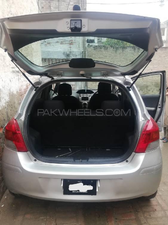 Toyota Vitz 2009 for Sale in Nowshera Toyota Vitz 2009 for Sale in Nowshera Image-3