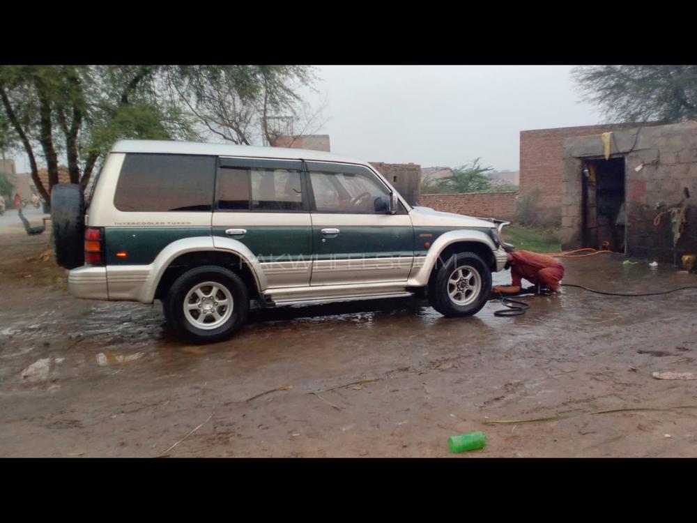 Mitsubishi Pajero 1993 for Sale in Sargodha Mitsubishi Pajero 1993 for Sale in Sargodha Image-2