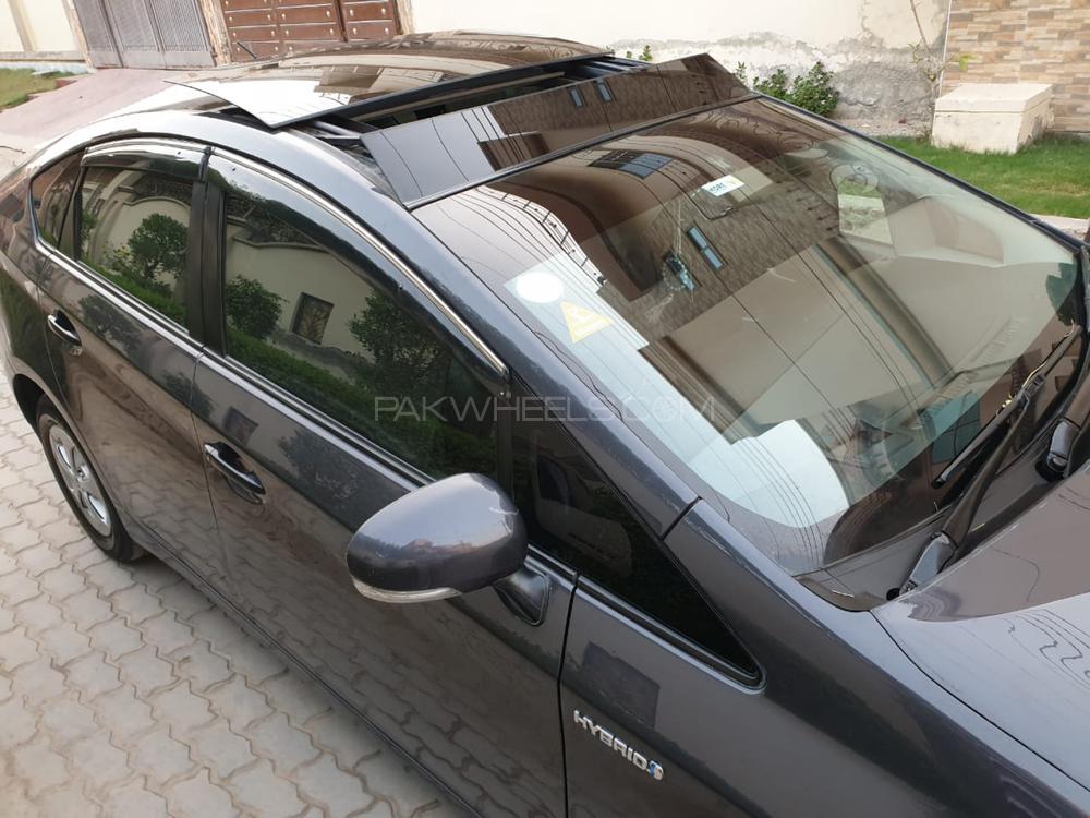 Toyota Prius 2010 for Sale in Lahore Toyota Prius 2010 for Sale in Lahore Image-9