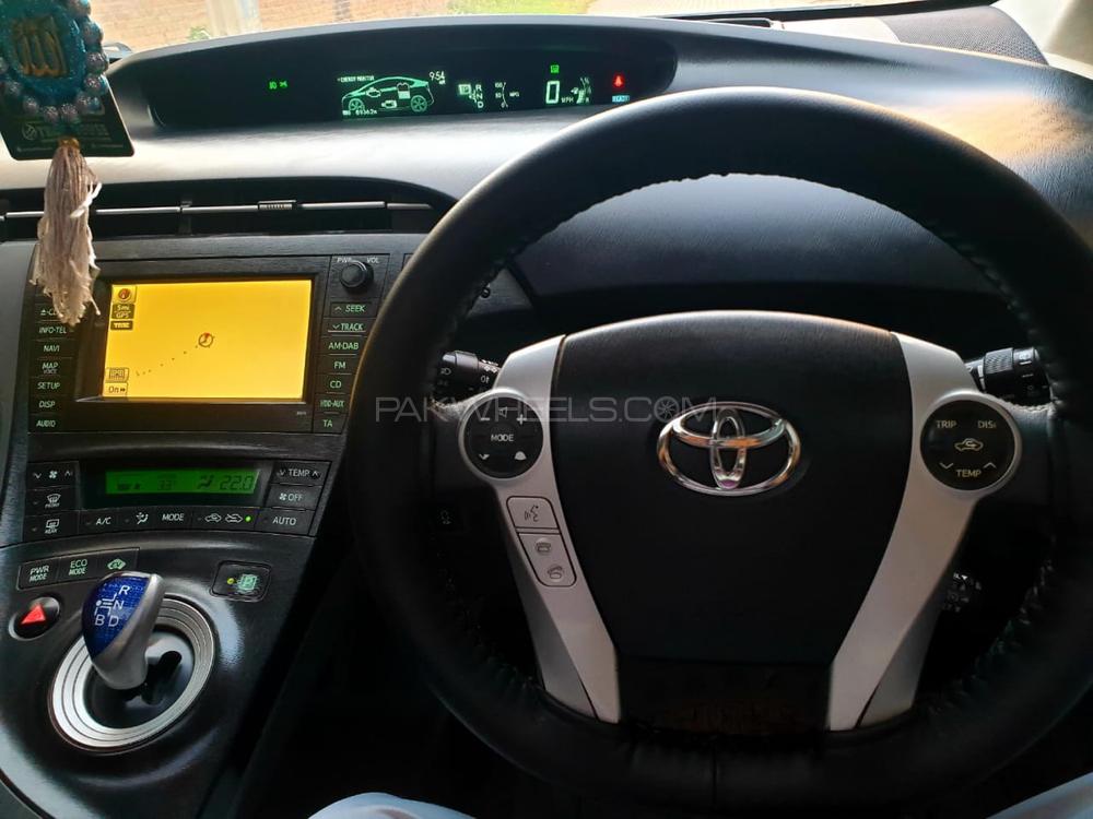 Toyota Prius 2010 for Sale in Lahore Toyota Prius 2010 for Sale in Lahore Image-16