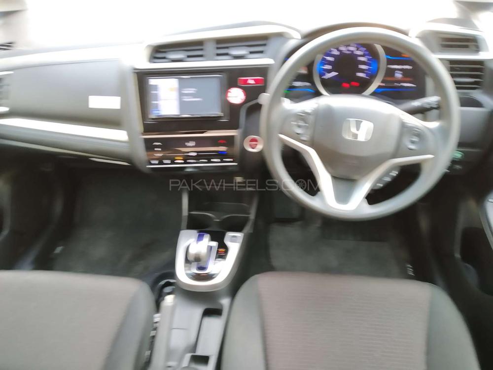 Honda Fit 2016 for Sale in Lahore Honda Fit 2016 for Sale in Lahore Image-9