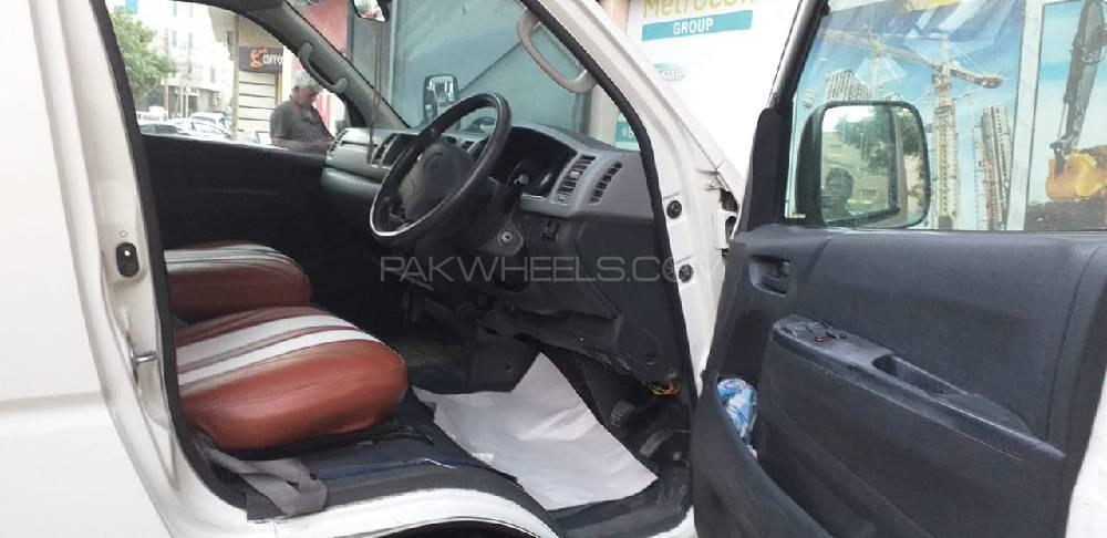 Toyota Hiace 2006 for Sale in Karachi Toyota Hiace 2006 for Sale in Karachi Image-10