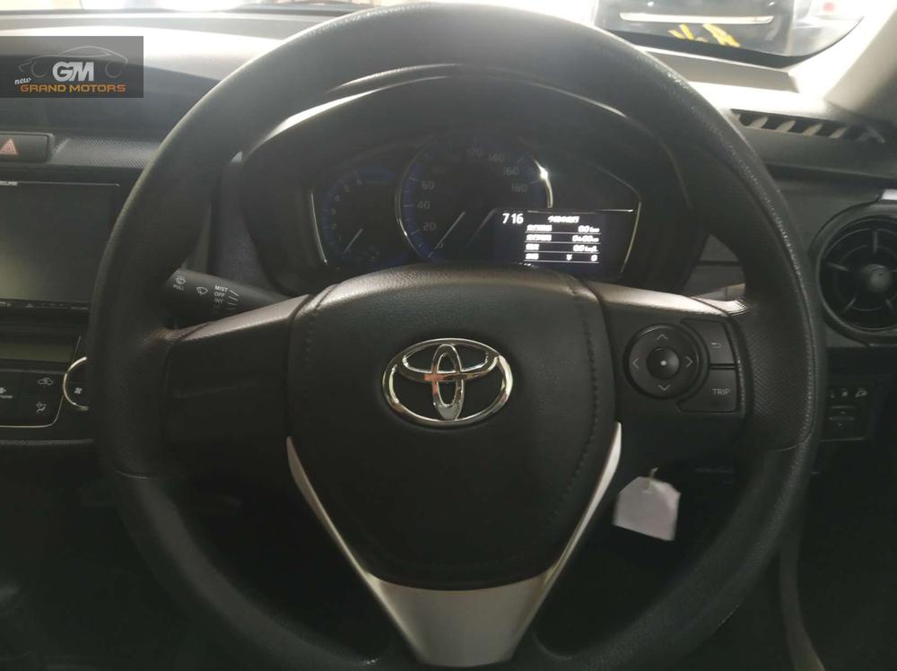Toyota Corolla Axio 2016 for Sale in Karachi Toyota Corolla Axio 2016 for Sale in Karachi Image-9