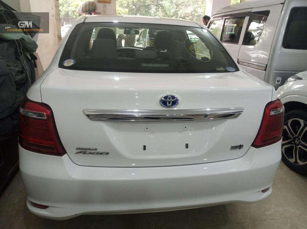 Toyota Corolla Axio 2016 for Sale in Karachi Toyota Corolla Axio 2016 for Sale in Karachi Image-13