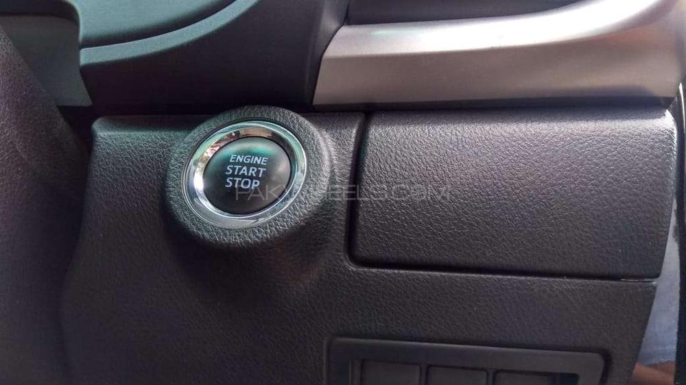 Toyota Hilux 2018 for Sale in Karachi Toyota Hilux 2018 for Sale in Karachi Image-8