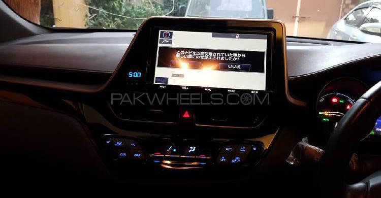 Toyota C-HR 2016 for Sale in Karachi Toyota C-HR 2016 for Sale in Karachi Image-6