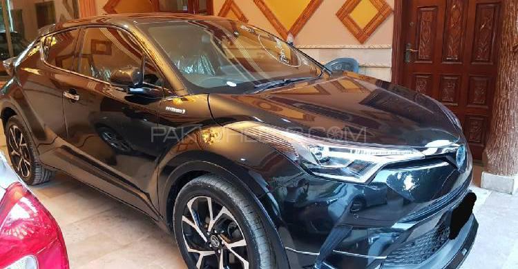 Toyota C-HR 2016 for Sale in Karachi Toyota C-HR 2016 for Sale in Karachi Image-2