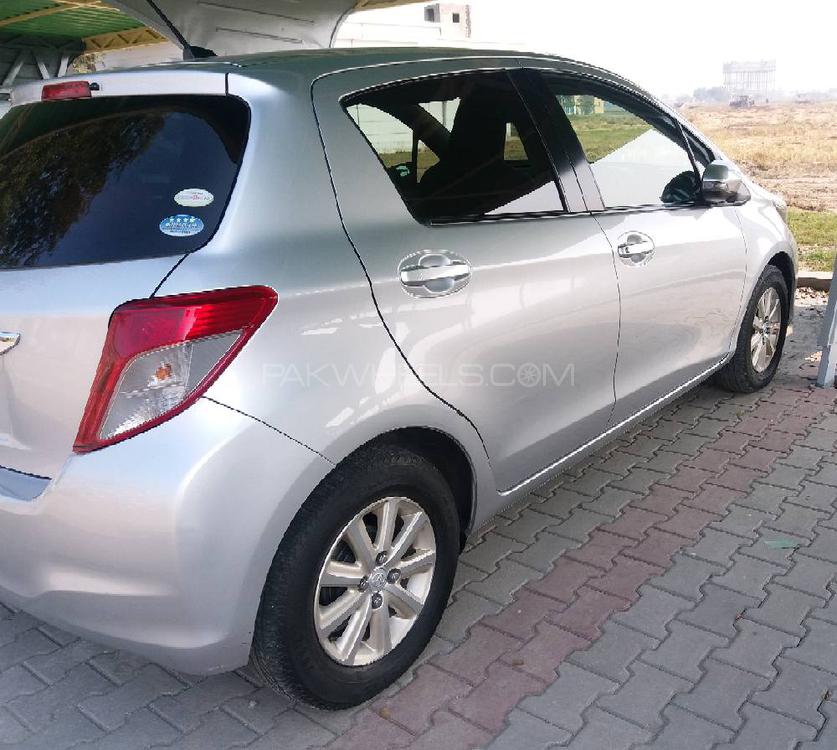 Toyota Vitz 2011 for Sale in Gujranwala Toyota Vitz 2011 for Sale in Gujranwala Image-3