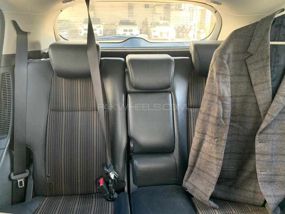 Honda Vezel 2016 for Sale in Sialkot Honda Vezel 2016 for Sale in Sialkot Image-6