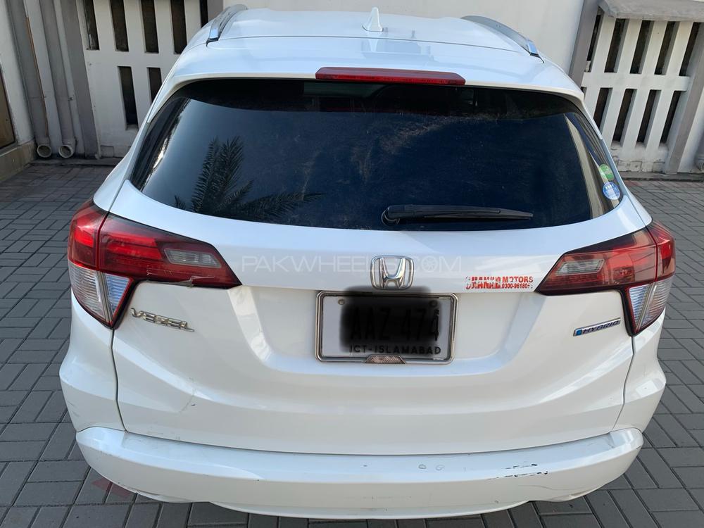 Honda Vezel 2016 for Sale in Sialkot Honda Vezel 2016 for Sale in Sialkot Image-8
