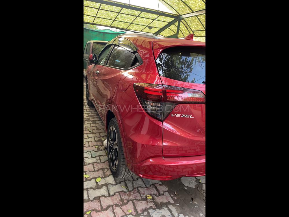 Honda Vezel 2018 for Sale in Lahore Honda Vezel 2018 for Sale in Lahore Image-4