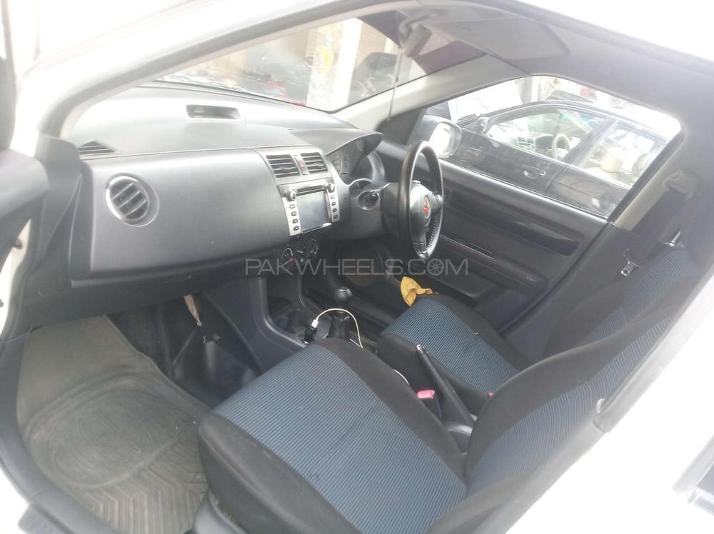 Suzuki Swift 2013 for Sale in Faisalabad Suzuki Swift 2013 for Sale in Faisalabad Image-4