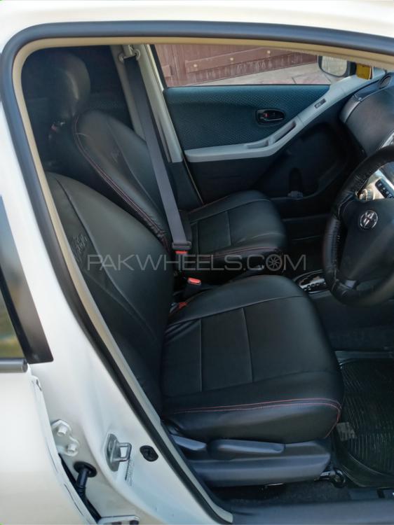 Toyota Vitz 2005 for Sale in Attock Toyota Vitz 2005 for Sale in Attock Image-6
