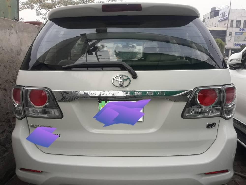 Toyota Fortuner 2015 for Sale in Lahore Toyota Fortuner 2015 for Sale in Lahore Image-2