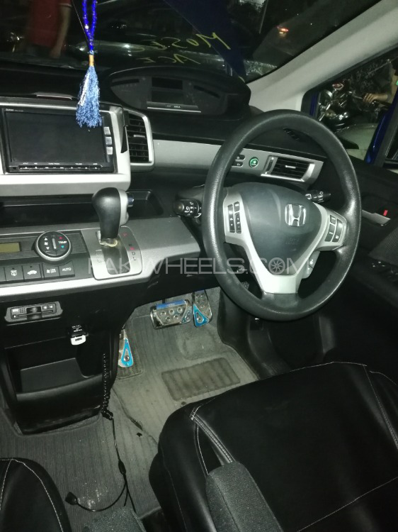 Honda Freed - 2014  Honda Freed - 2014  Image-3