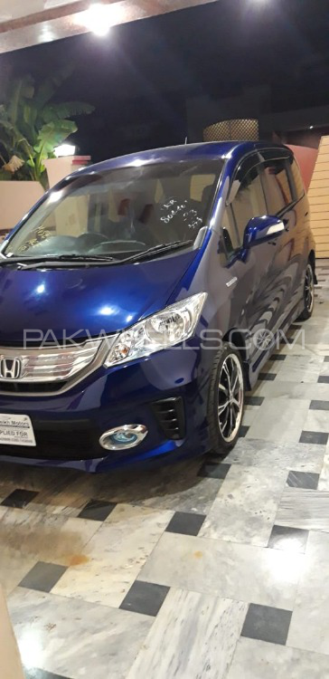 Honda Freed - 2014  Honda Freed - 2014  Image-5