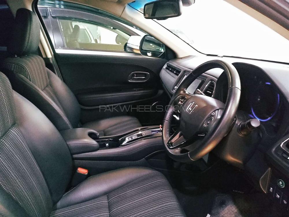 Honda Vezel 2014 for Sale in Rawalpindi Honda Vezel 2014 for Sale in Rawalpindi Image-8