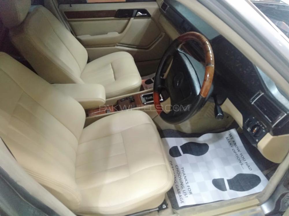 Mercedes Benz 250 D 1990 for Sale in Peshawar Mercedes Benz 250 D 1990 for Sale in Peshawar Image-7