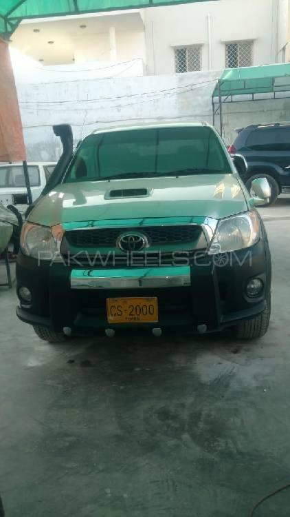Toyota Hilux 2004 for Sale in Lahore Image-1