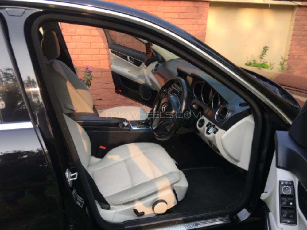 Mercedes Benz C Class 2011 for Sale in Multan Mercedes Benz C Class 2011 for Sale in Multan Image-6