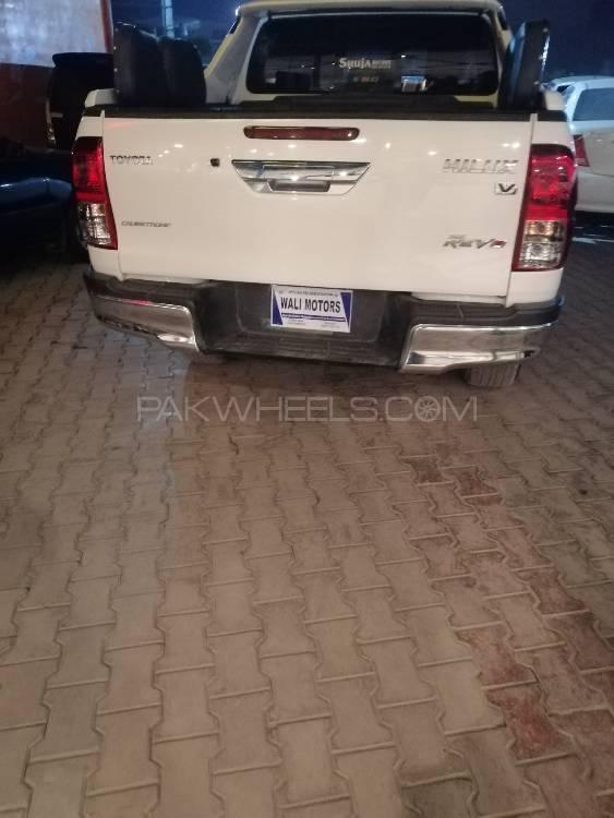 Toyota Hilux 2018 for Sale in Peshawar Toyota Hilux 2018 for Sale in Peshawar Image-7
