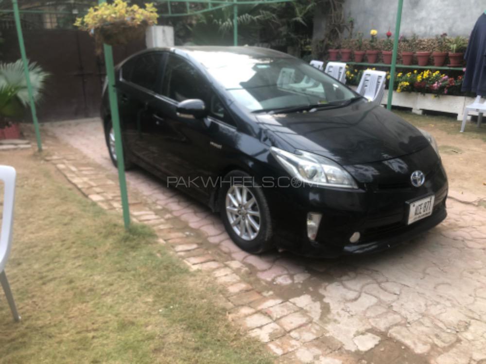 Toyota Prius 2013 for Sale in Rawalpindi Toyota Prius 2013 for Sale in Rawalpindi Image-2