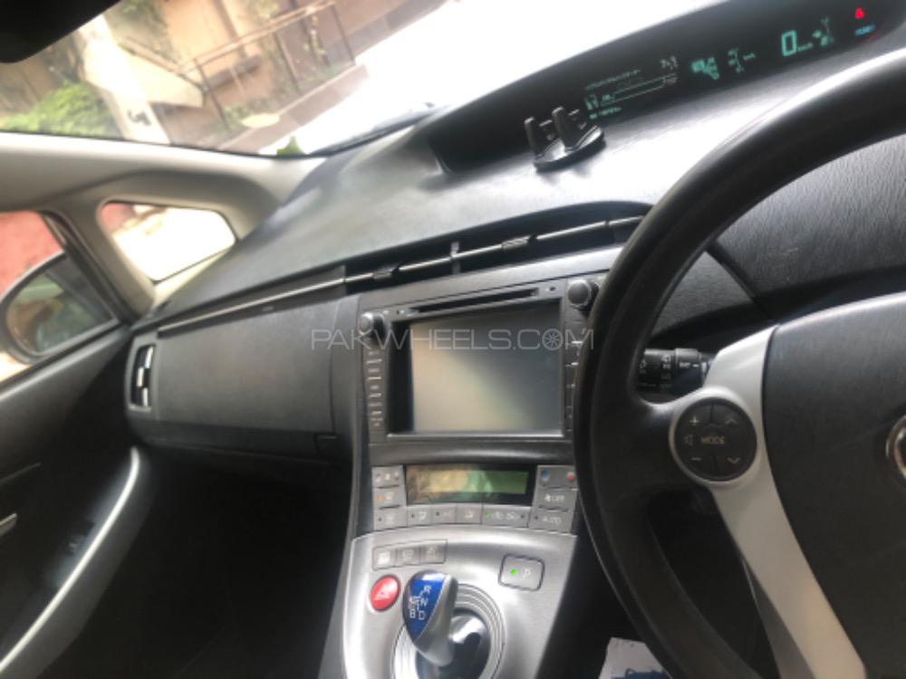 Toyota Prius 2013 for Sale in Rawalpindi Toyota Prius 2013 for Sale in Rawalpindi Image-11