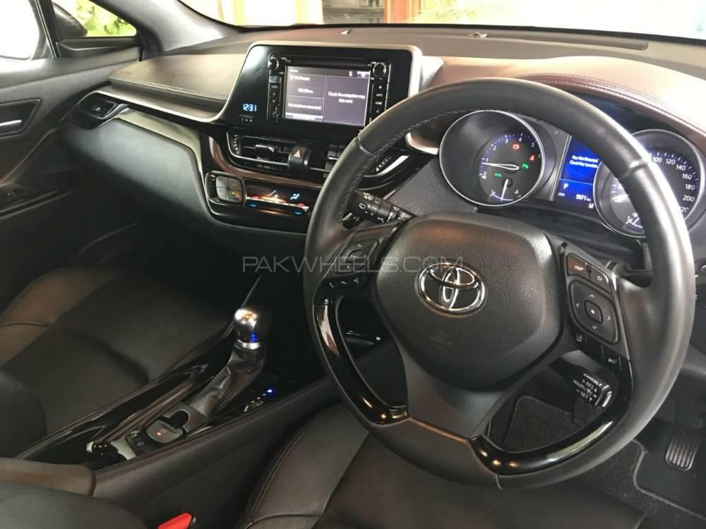 Toyota C-HR 2017 for Sale in Other Image-1