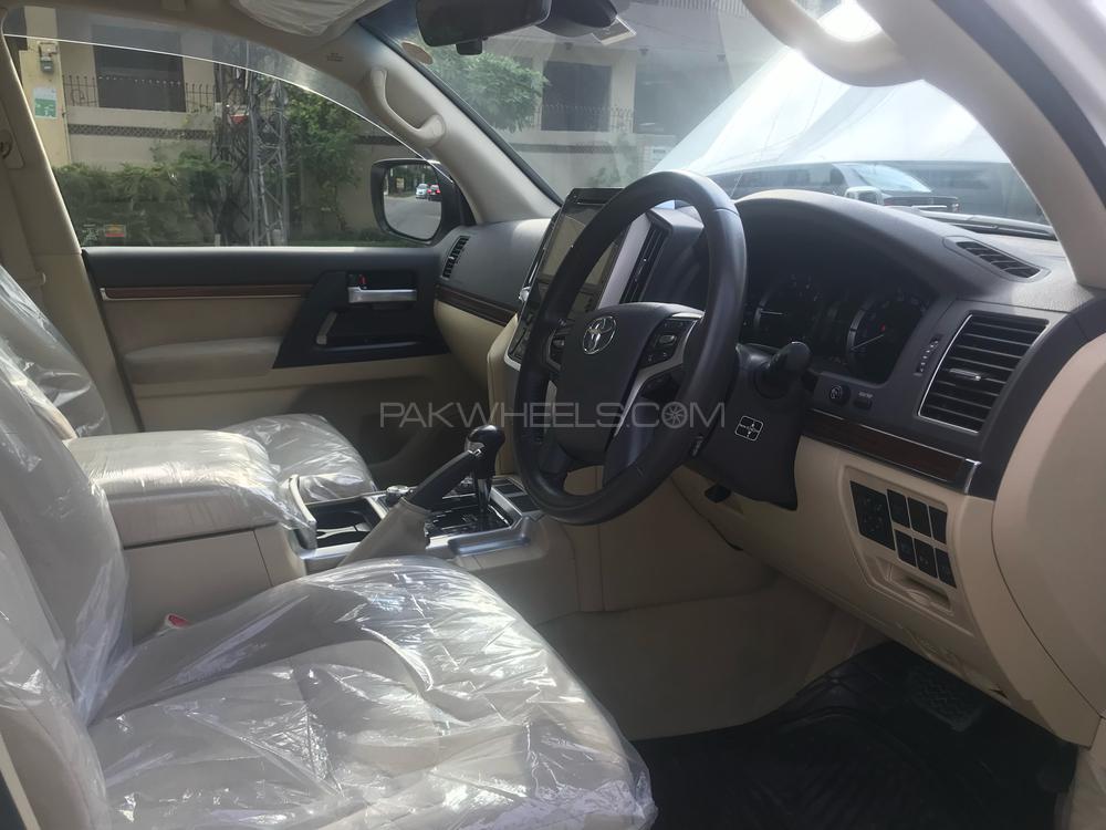 Toyota Land Cruiser 2017 for Sale in Lahore Toyota Land Cruiser 2017 for Sale in Lahore Image-20