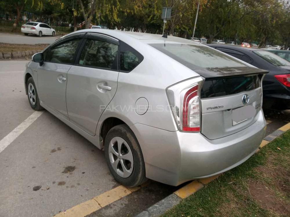 Toyota prius l