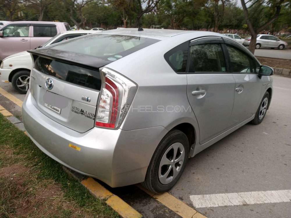 Toyota prius l