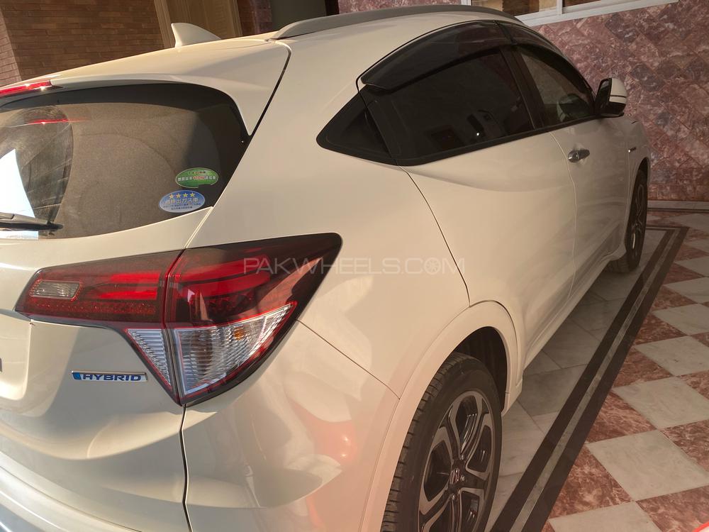 Honda Vezel 2015 for Sale in Peshawar Honda Vezel 2015 for Sale in Peshawar Image-5